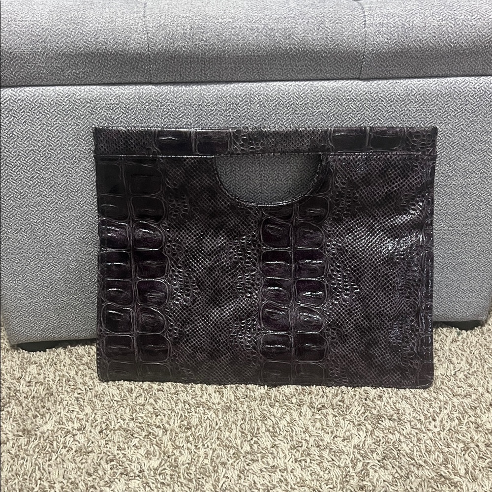 Women’s Textured Faux-Croc Handheld Clutch in Deep Plum